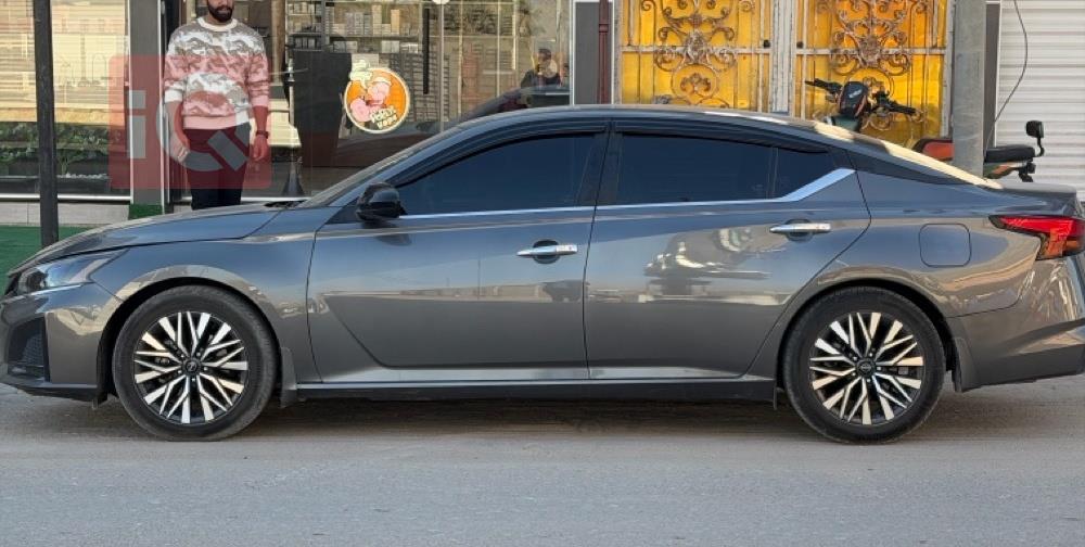 نیسان ئەلتیما